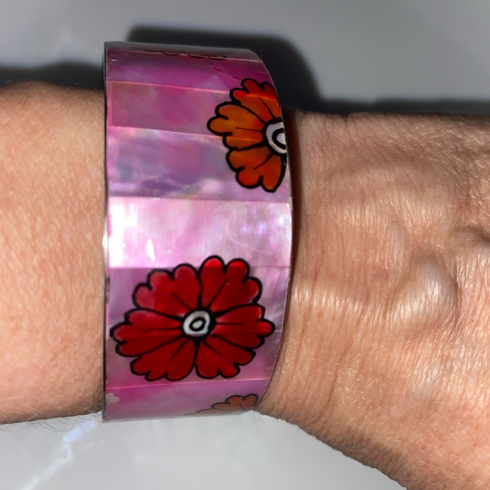 Vintage hand painted abalone shell bracelet silvertone metal pink orange
